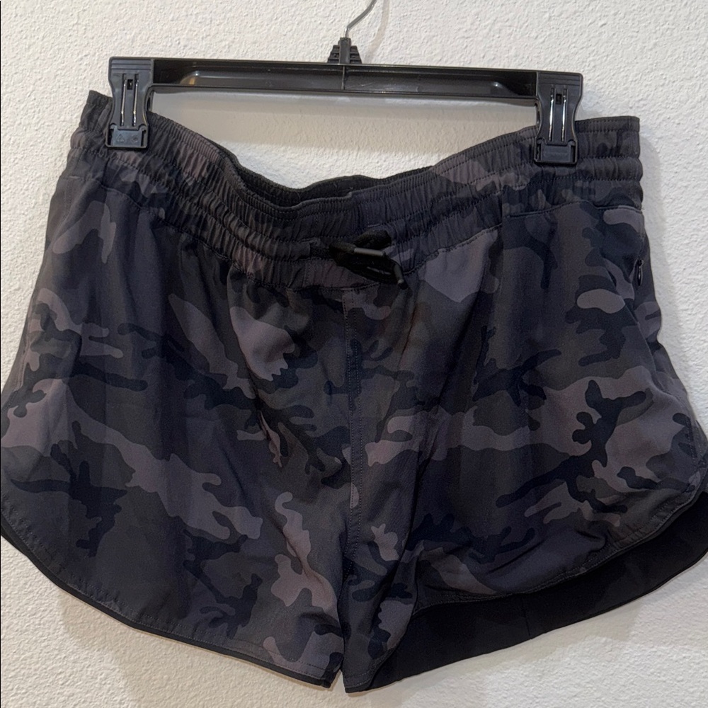 Camo Women's Shorts Zyia - Reversible